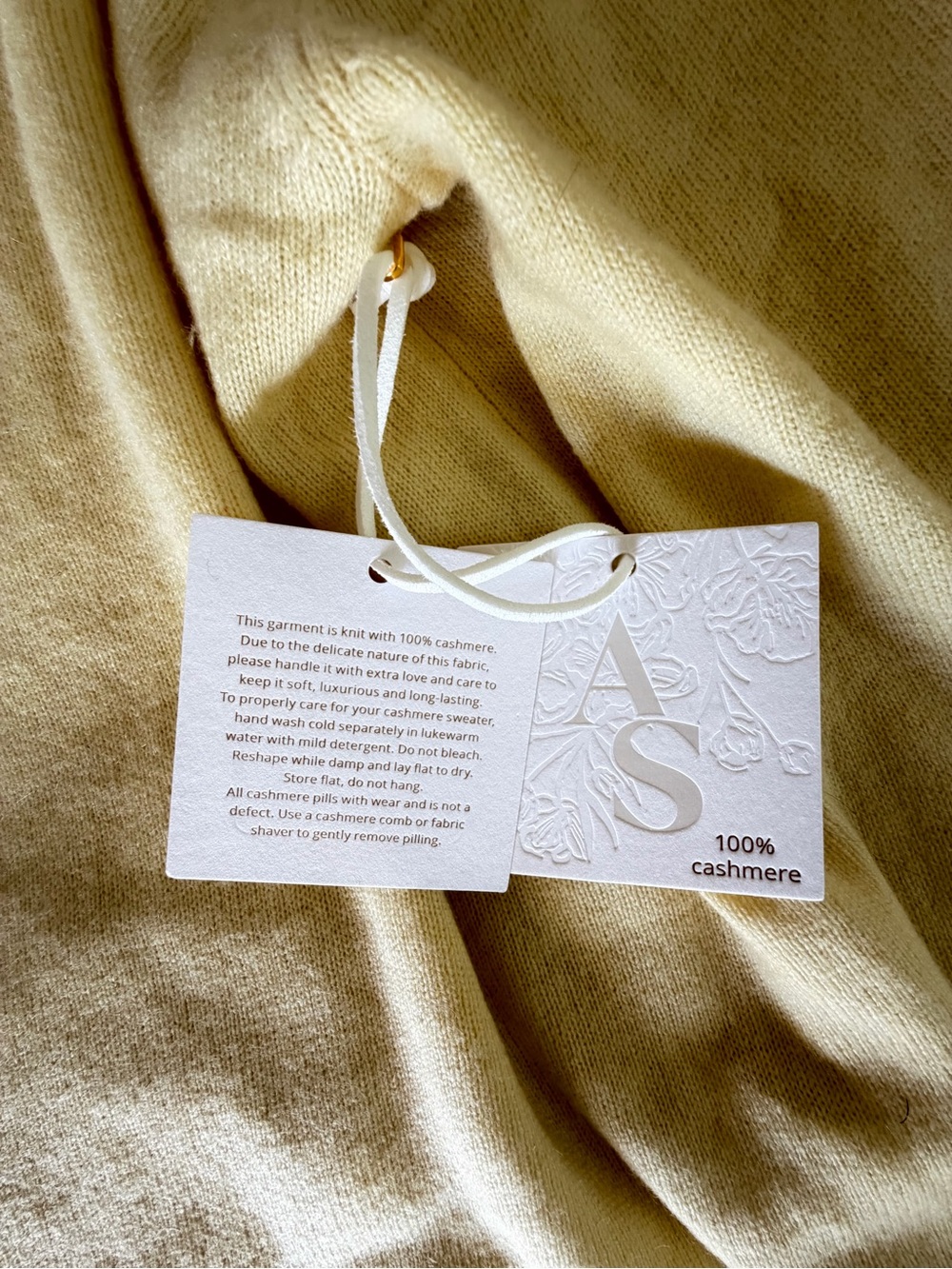 NWT Altar’d State 100% Cashmere Butter Yellow Sweater XL - Picture 9 of 10